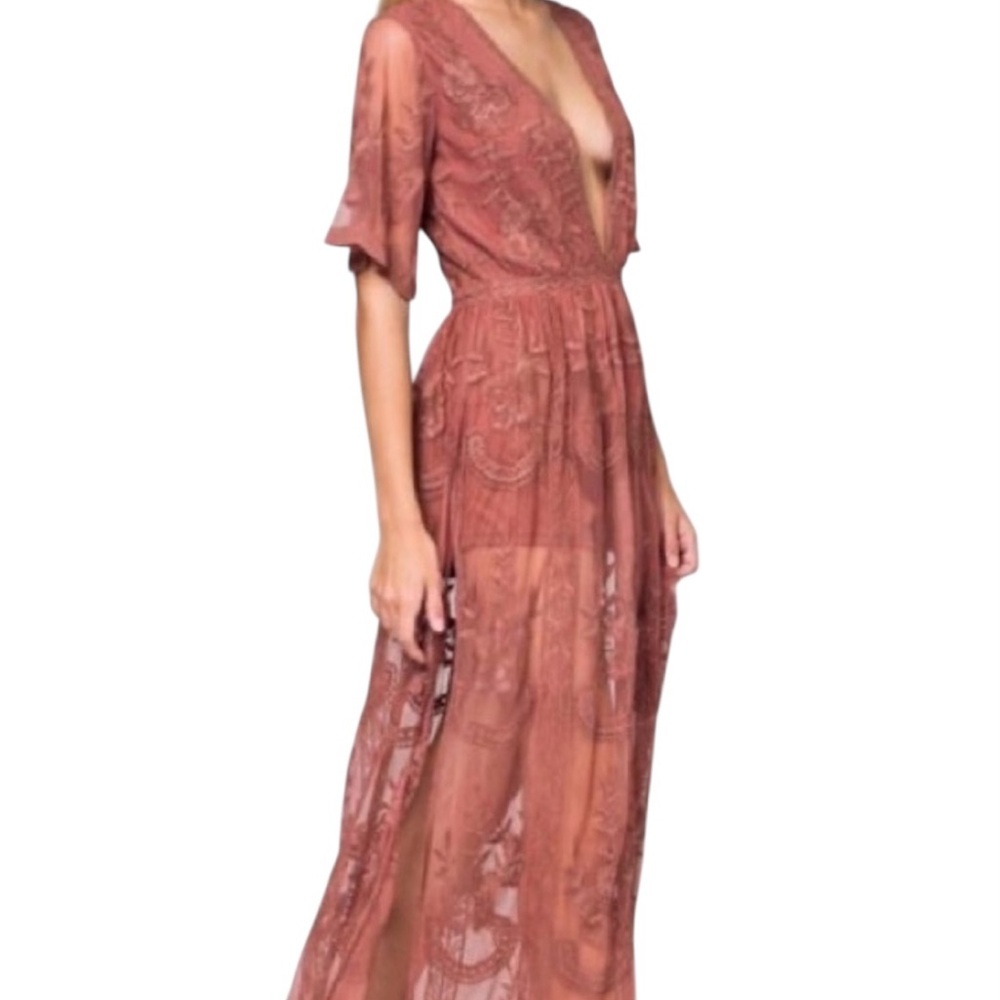 HONEY PUNCH - Elegant Lace V-Neck Maxi Dress in Dusty Rose